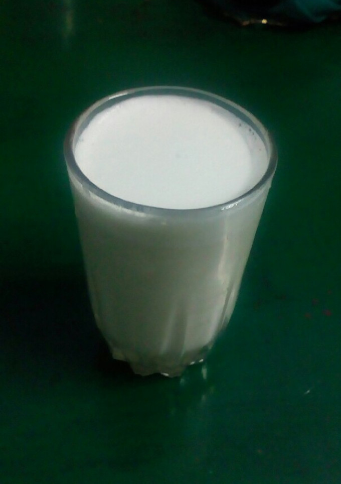 வெண்ணிலா மில்க் ஷேக் (Vannila milkshake recipe in tamil) செய்முறை முக்கிய புகைப்படம்