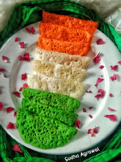 ट्राई कलर नीर डोसा (Tricolour neer dosa recipe in Hindi) रेसिपी मुख्य फोटो