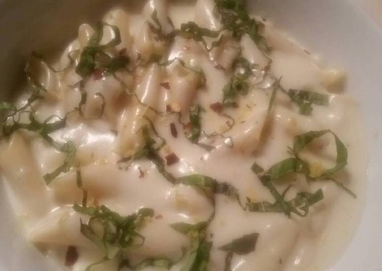 Penne w/ Parmigiano Sauce Penne w/ Parmigiano Sauce