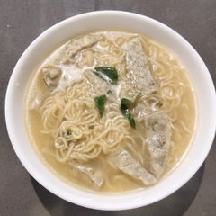 A picture of Instant Noodle with Patty.