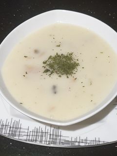 صورة لوصفة شوربه كريمه بالمشروم (الفطر)
