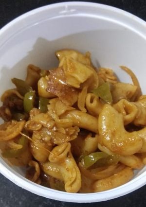 A picture of Macaroni.