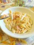 Mezze penne cremose con panna e salmone