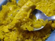 Una foto de arroz con pollo