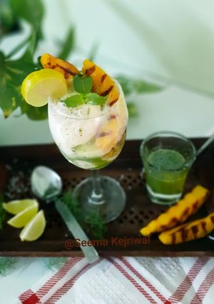 ग्रिल्ड मैंगो विद आइसक्रीम (Griiled Mango with Icecream recipe in hindi) रेसिपी मुख्य फोटो