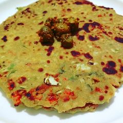 A picture of Vegetable paratha.