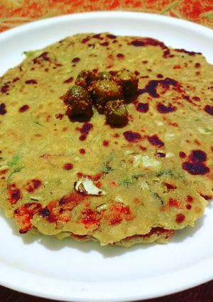 A picture of Vegetable paratha.