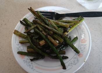 How to Prepare Perfect Fried Garlic Butter Asparagus