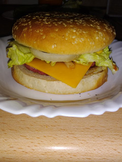 Una foto de Hamburguesa estilo McDonald's