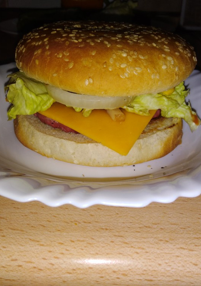 Una foto de Hamburguesa estilo McDonald's
