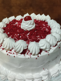 रेड वेलवेट केक (Red Velvet Cake recipe in hindi) रेसिपी मुख्य फोटो