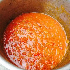 A picture of Tomato gravy.
