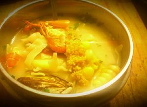 Una foto de Sopa de camarones con choros - Cusco