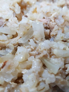 Una foto de Arroz integral con atún, rápido y sano!!😋🍚🍴