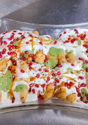 A picture of Dahi Gujiya.