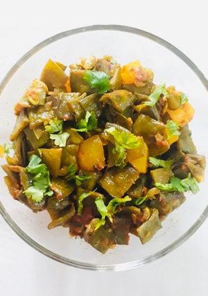 सेमी की सब्ज़ी (semi ki sabzi recipe in hindi) रेसिपी मुख्य फोटो