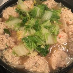 Chicken ball Stew (Japanese Nabe) A picture of Chicken ball Stew (Japanese Nabe).