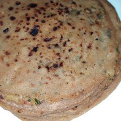 A picture of Aloo paratha.