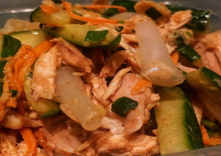Langkah Mudah Menyiapkan Sichuan style chicken salad Super Lezat