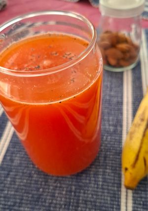 A picture of Carrot tomato juice.