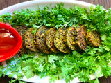कोथिंबीर वडी (Kothimbir Vadi Recipe In Marathi)