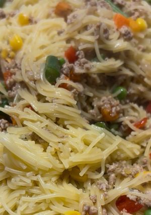Фото Макарони з фаршем та овочами.