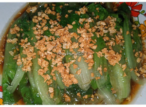 Gambar Romaine lettuce with garlic