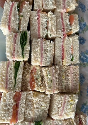 Una foto de Mini Sándwiches Variados con Dips