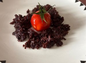 Foto di #656 Finto pomodorino su crumble di olive 🍅🫒🧈