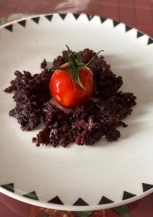 Foto di #656 Finto pomodorino su crumble di olive 🍅🫒🧈