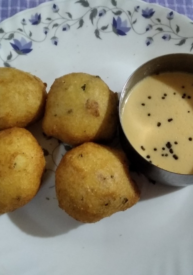 ஹோட்டல் ஸ்டைல் மெது போண்டா😋 செய்முறை முக்கிய புகைப்படம்