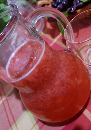 صورة لوصفة عصير ليموناضة بالفراولة 🍋🍓🍓🍋