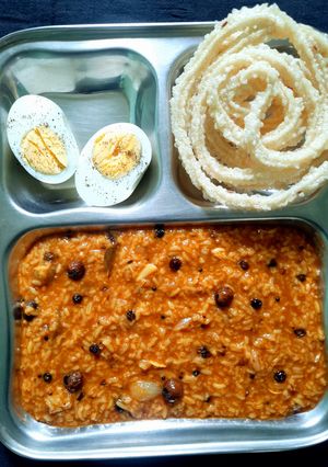 A picture of One-pot Vatha kuzhambu rice.