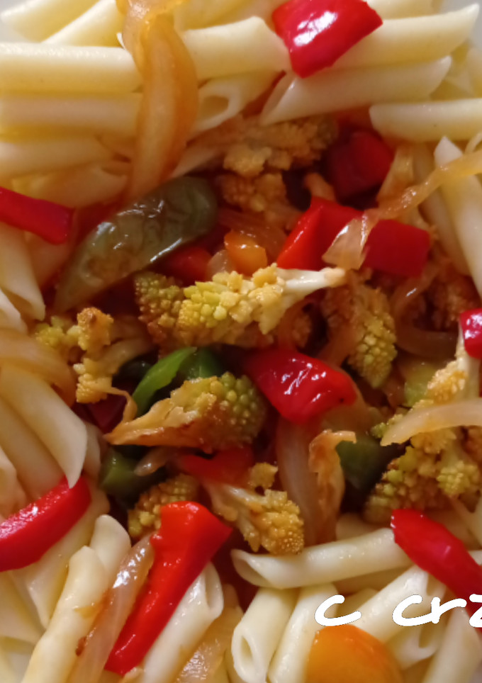 Una foto de Macarrones con romanescu