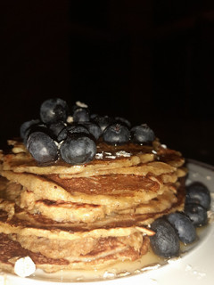 Φωτογραφία της συνταγής Υγιεινά pancakes με μέλι και μύρτιλα