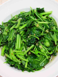 【厚生廚房】蒜炒莧菜 的食譜成品照片