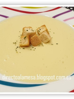 Una foto de Vichyssoise o crema de puerros