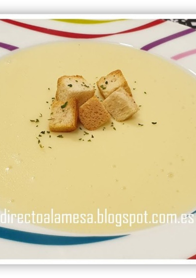Una foto de Vichyssoise o crema de puerros