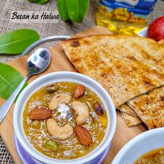 A picture of Besan ka halwa.