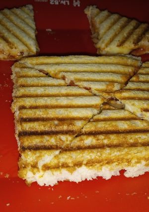 A picture of Pizza sandwich.