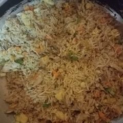 A picture of Hibachi Style Fried Rice with Chicken and Eggs.
