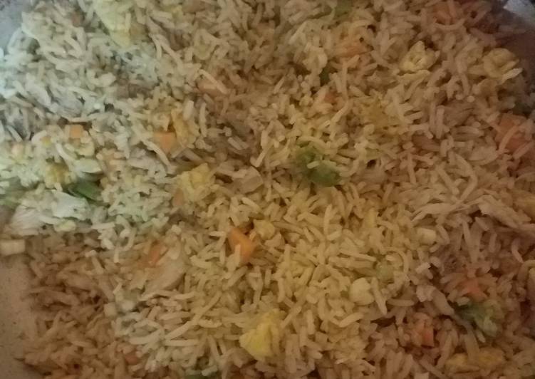 Hibachi Style Fried Rice with Chicken and Eggs