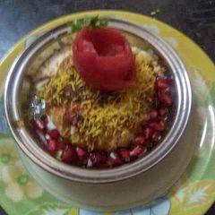 A picture of Raj kachori.