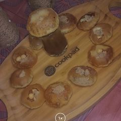 A picture of Gol Gappe/Pani Puri.