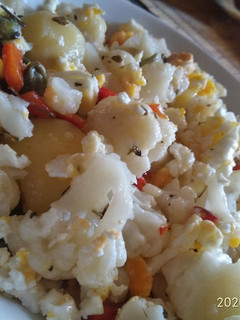 Una foto de Ensalada de coliflor