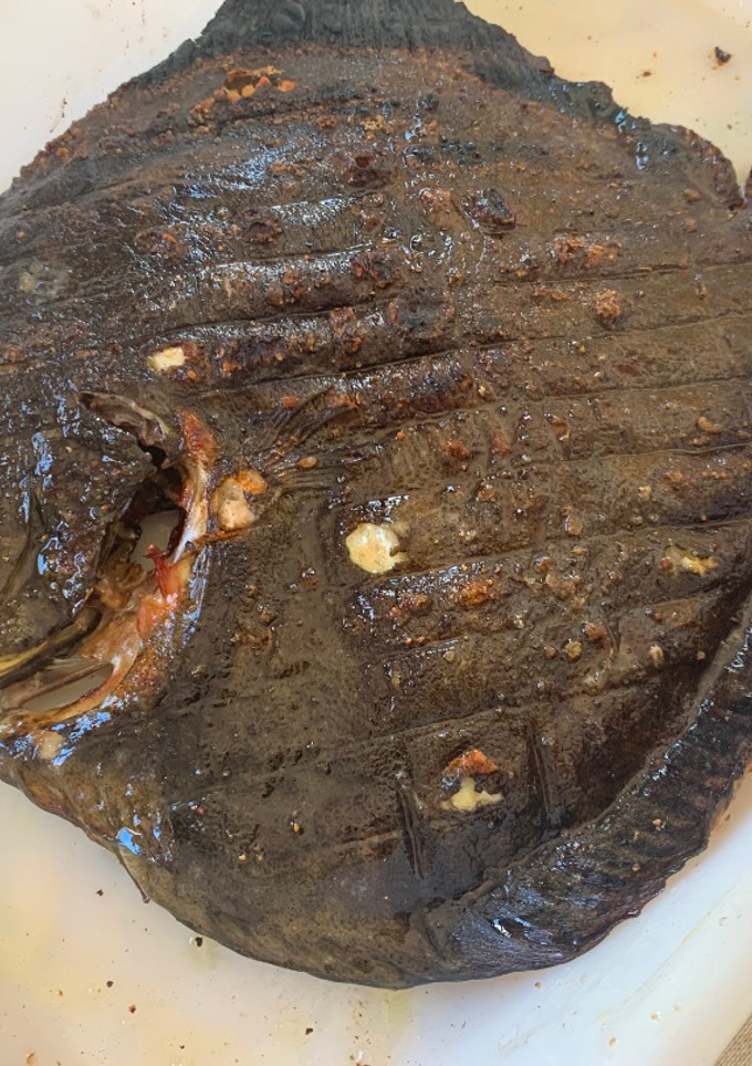 Una foto de Rodaballo a la barbacoa