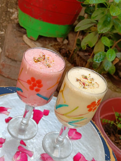 ઠંડાઈ (Thandai Recipe In Gujarati) રેસીપી મુખ્ય ફોટો