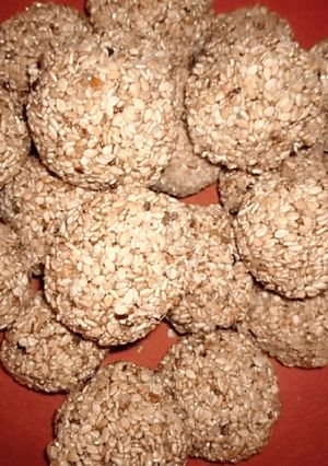 A picture of Honey sesame balls.