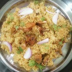 A picture of Chicken biryani.