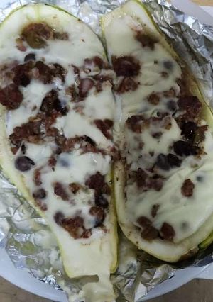 Una foto de Barquitos de zucchini y carne